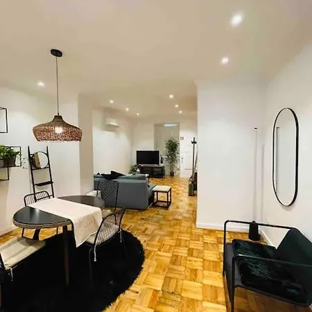 Moderno Com Jardim Av. Da Liberdade Apartmán *