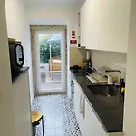 Moderno Com Jardim Av. Da Liberdade 公寓 *