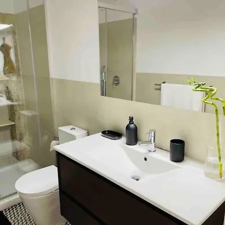 Moderno Com Jardim Av. Da Liberdade 아파트