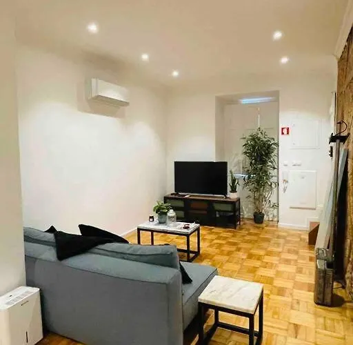 Moderno Com Jardim Av. Da Liberdade *