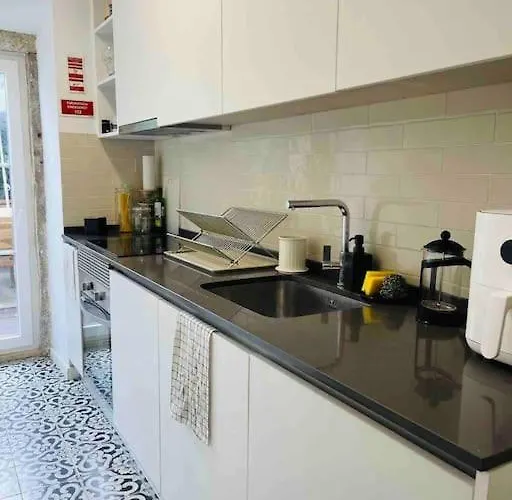 Moderno Com Jardim Av. Da Liberdade *