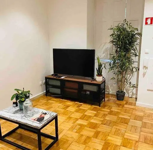 Moderno Com Jardim Av. Da Liberdade * Лиссабон