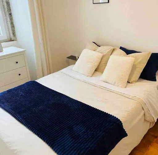 Moderno Com Jardim Av. Da Liberdade *